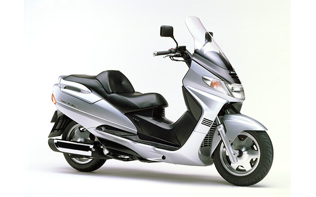 1998_suzuki_Skywave